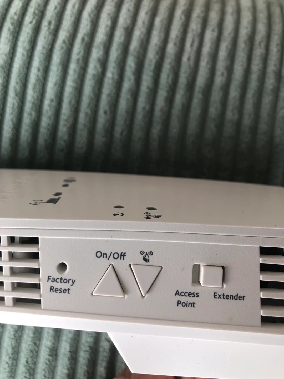 Netgear EX6250 WiFi Range Extender 🇨🇦 image indicator(2)