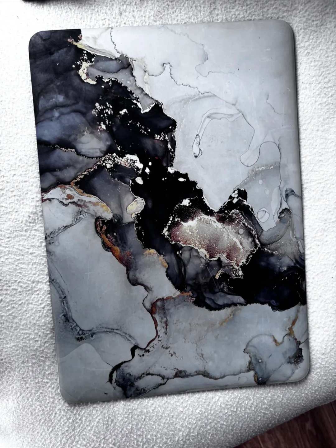 MacBook Air (2017) 13 inch Case image indicator(2)