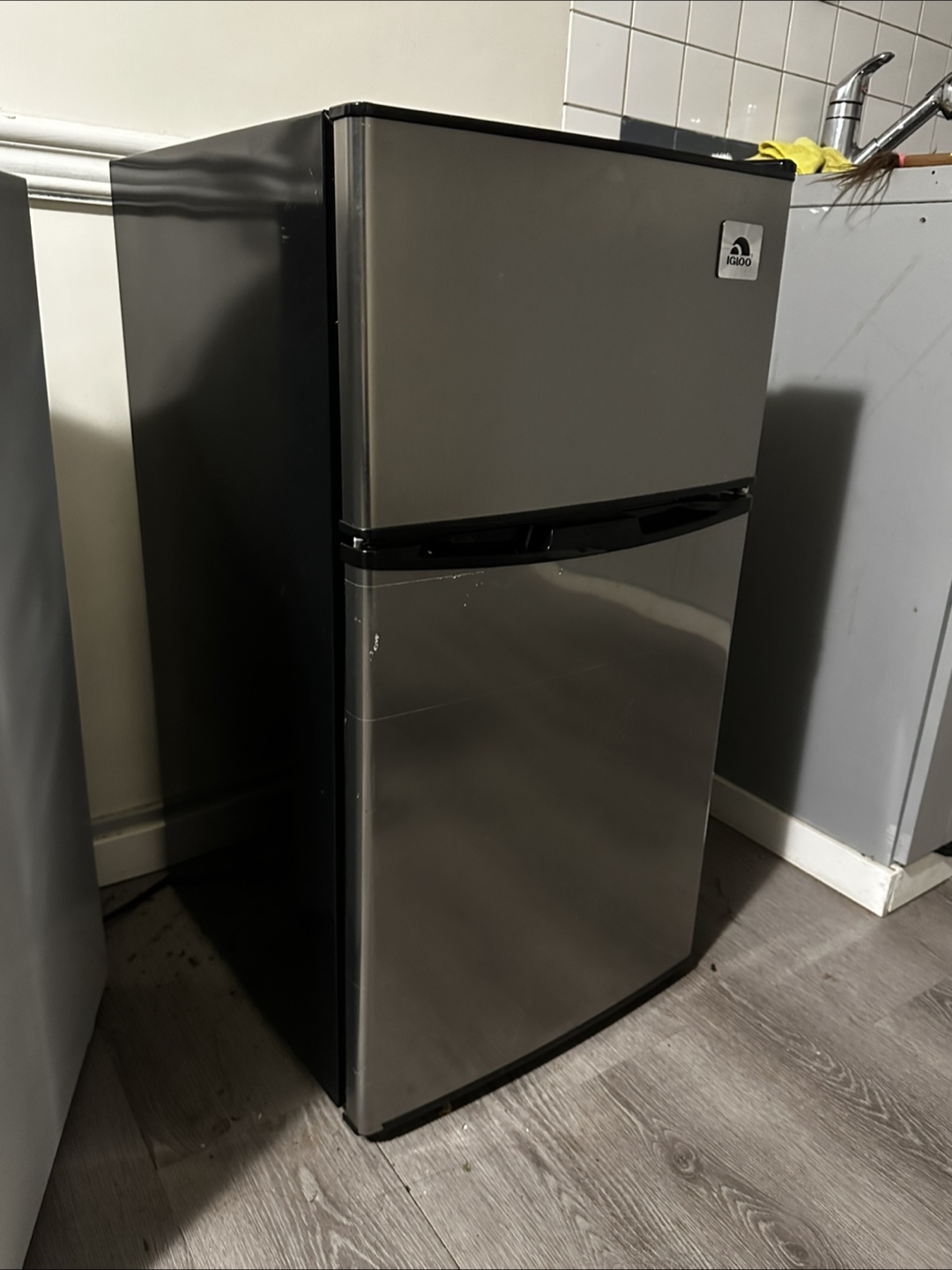 Igloo Compact Fridge - Silver