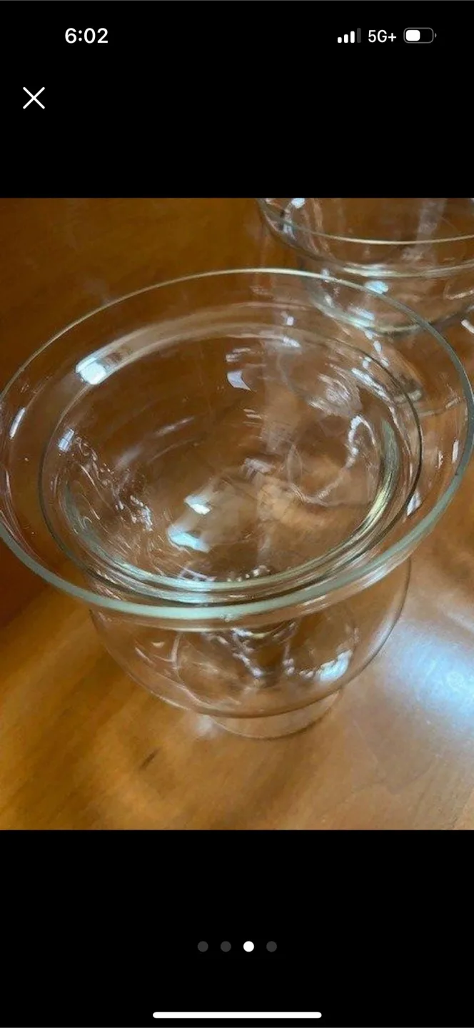 Set of 4 glass seafood/shrimp bowls with glass inserts image indicator(3)