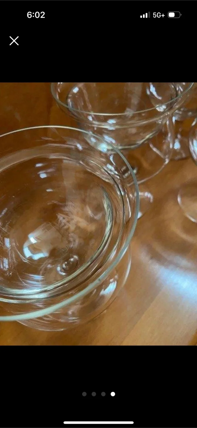 Set of 4 glass seafood/shrimp bowls with glass inserts image indicator(4)