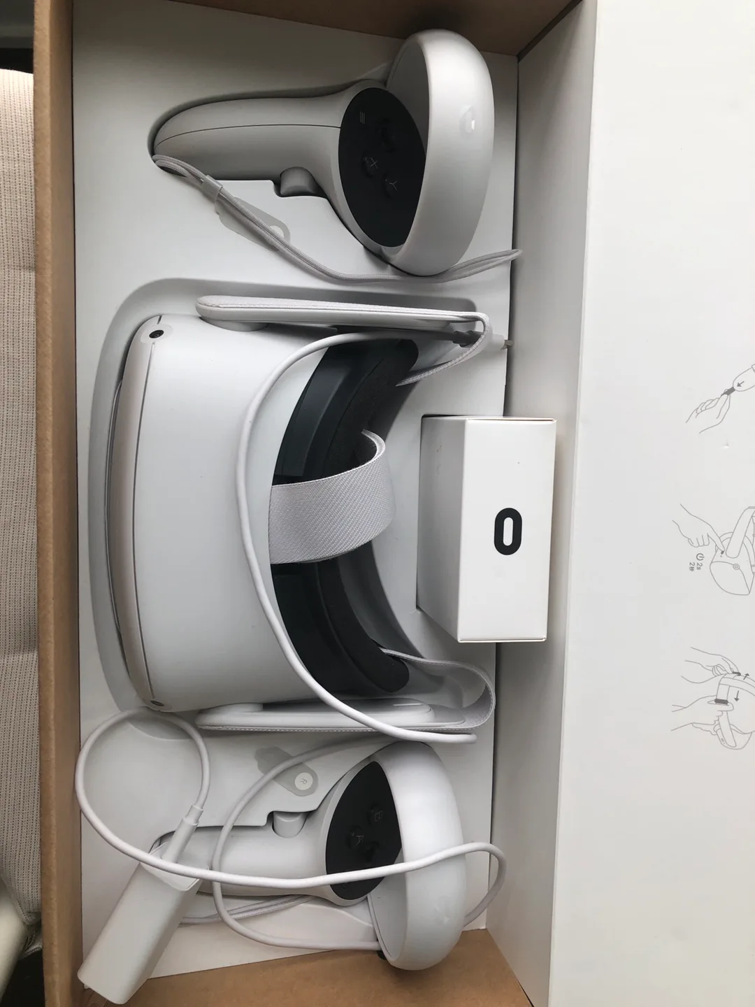 Meta Quest 2 VR Headset - Like New! thumbnail