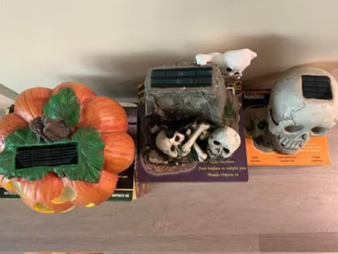 Malibu Solar Powered Scary Skull & Jack-O-Lantern - photo 2