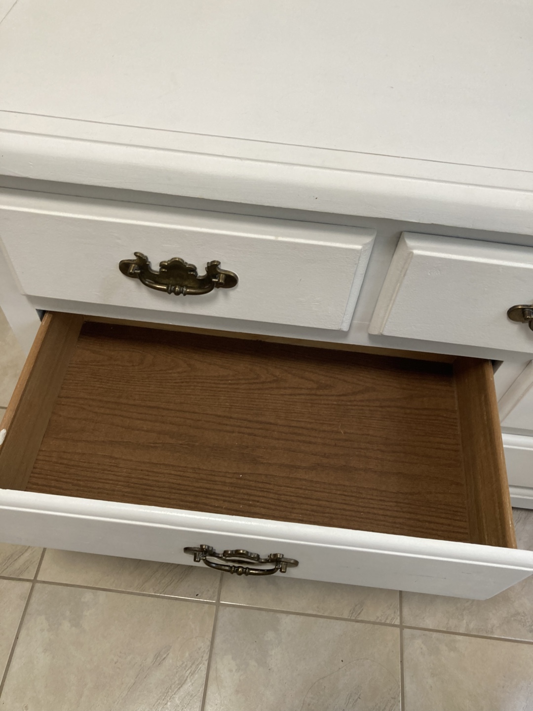 [Free] White Dresser with 7 Drawers - photo 3