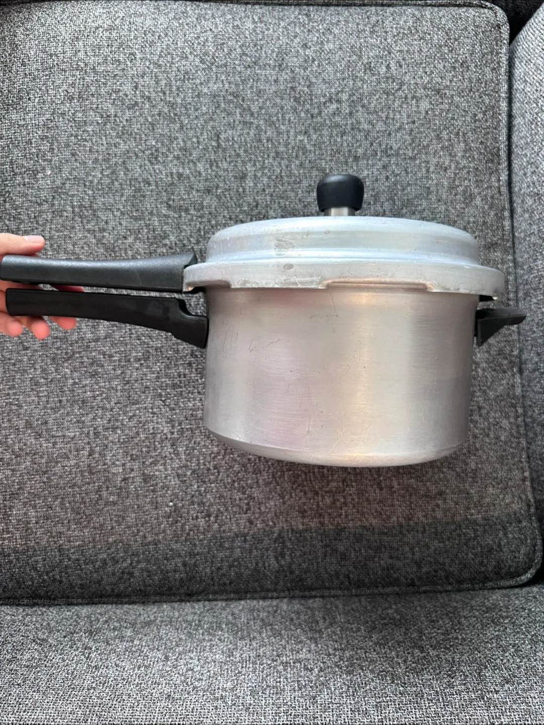 Prestige Popular Aluminum Pressure Cooker - 4 L thumbnail