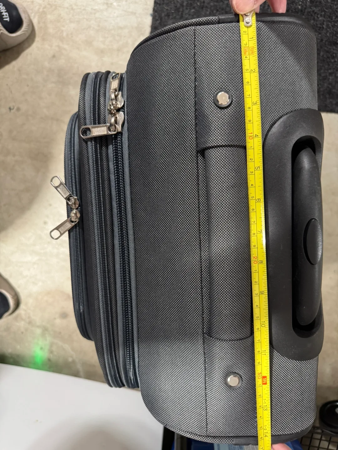 ORMI Black Rolling Suitcase image indicator(3)