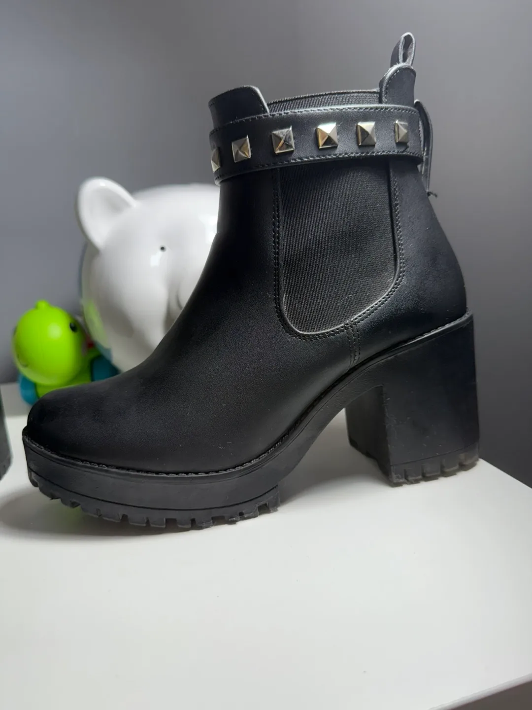 Black Boots image indicator(3)