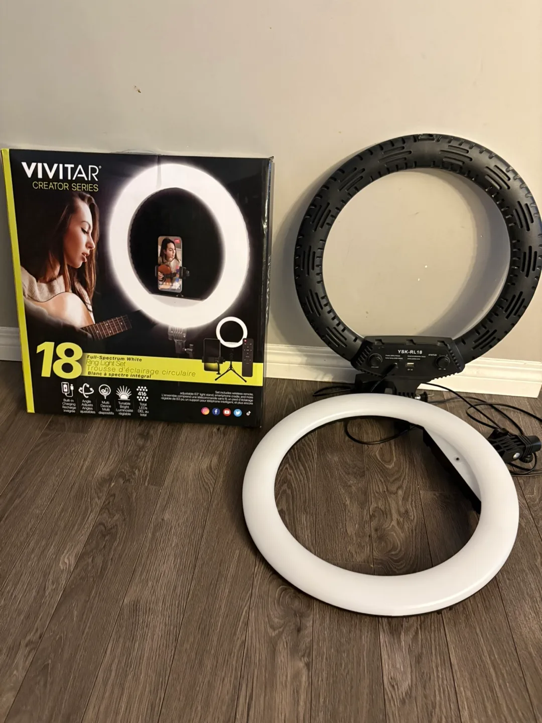 Vivitar 18" Creator Series Ring Light thumbnail