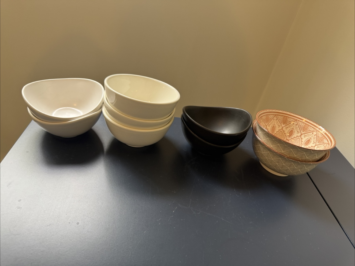 Mixed Lot of Plates & Bowls - photo 2