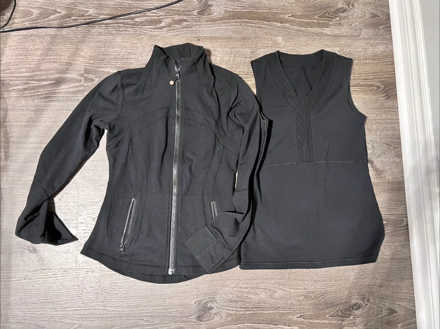 Lululemon Black Jacket & Top - Size 6 thumbnail