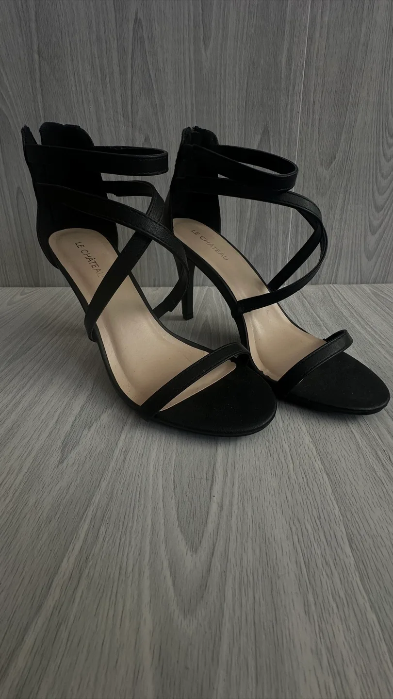Le Chateau Black Heels - Size 6 thumbnail