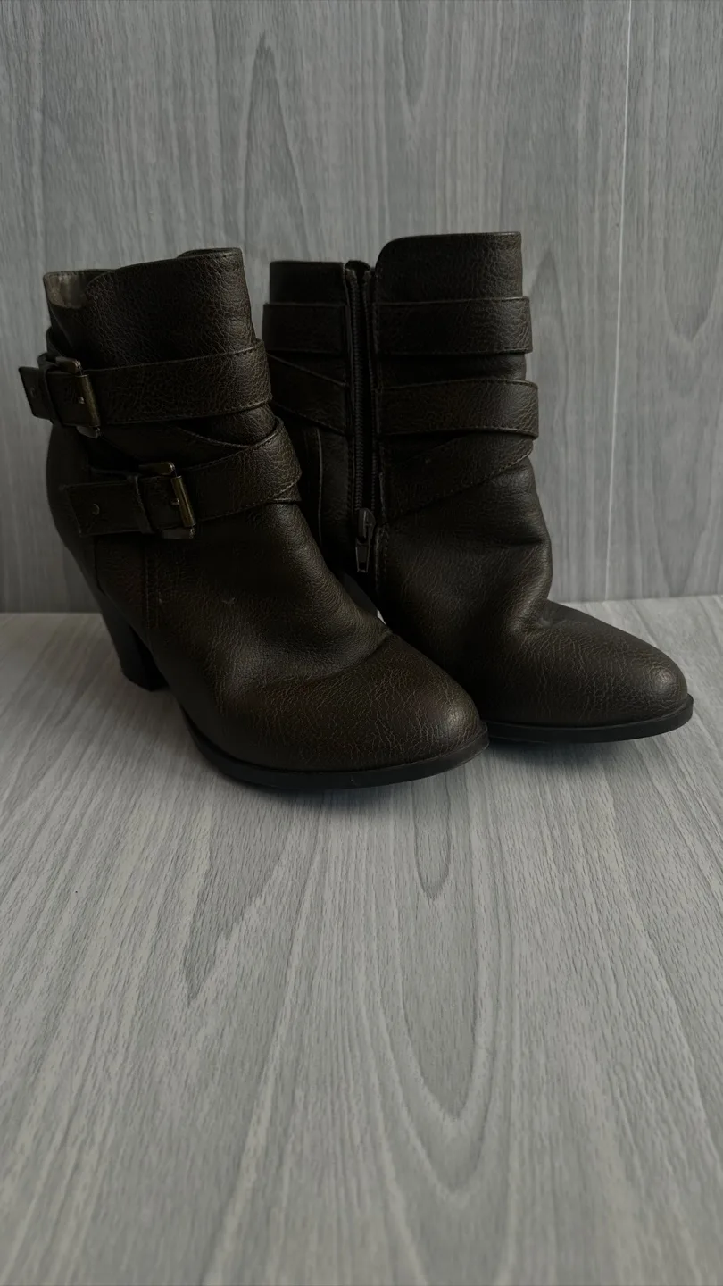 JustFab Krislam Brown Ankle Boots - Size 7.5 thumbnail
