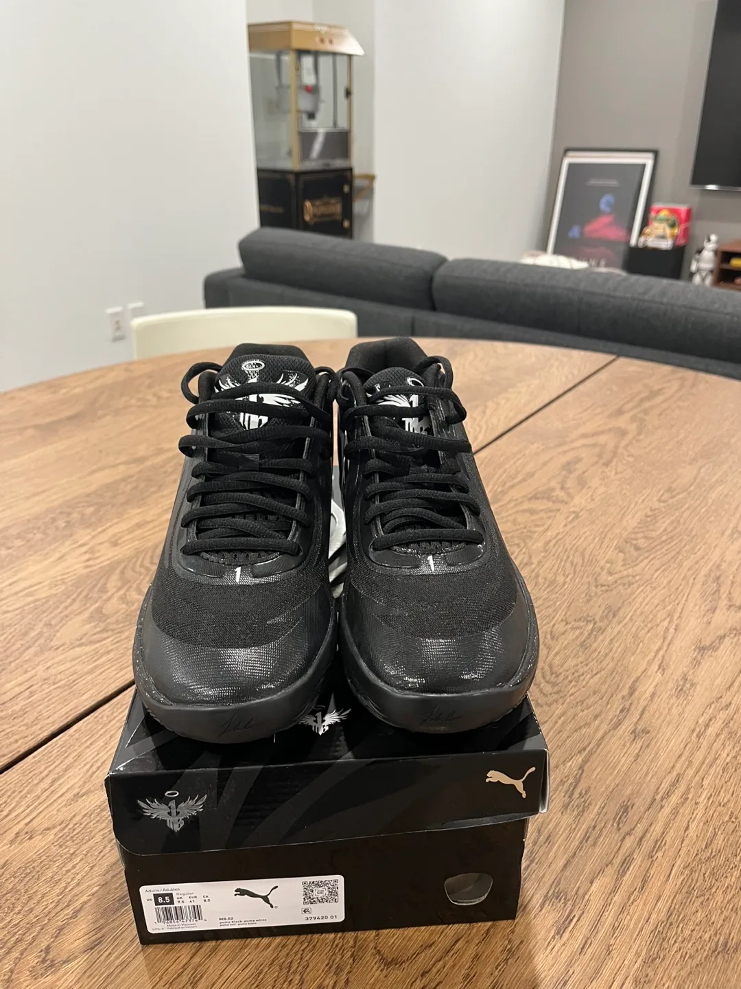 Lamelo Ball Mb.02 Oreo Size 8.5 image indicator(2)