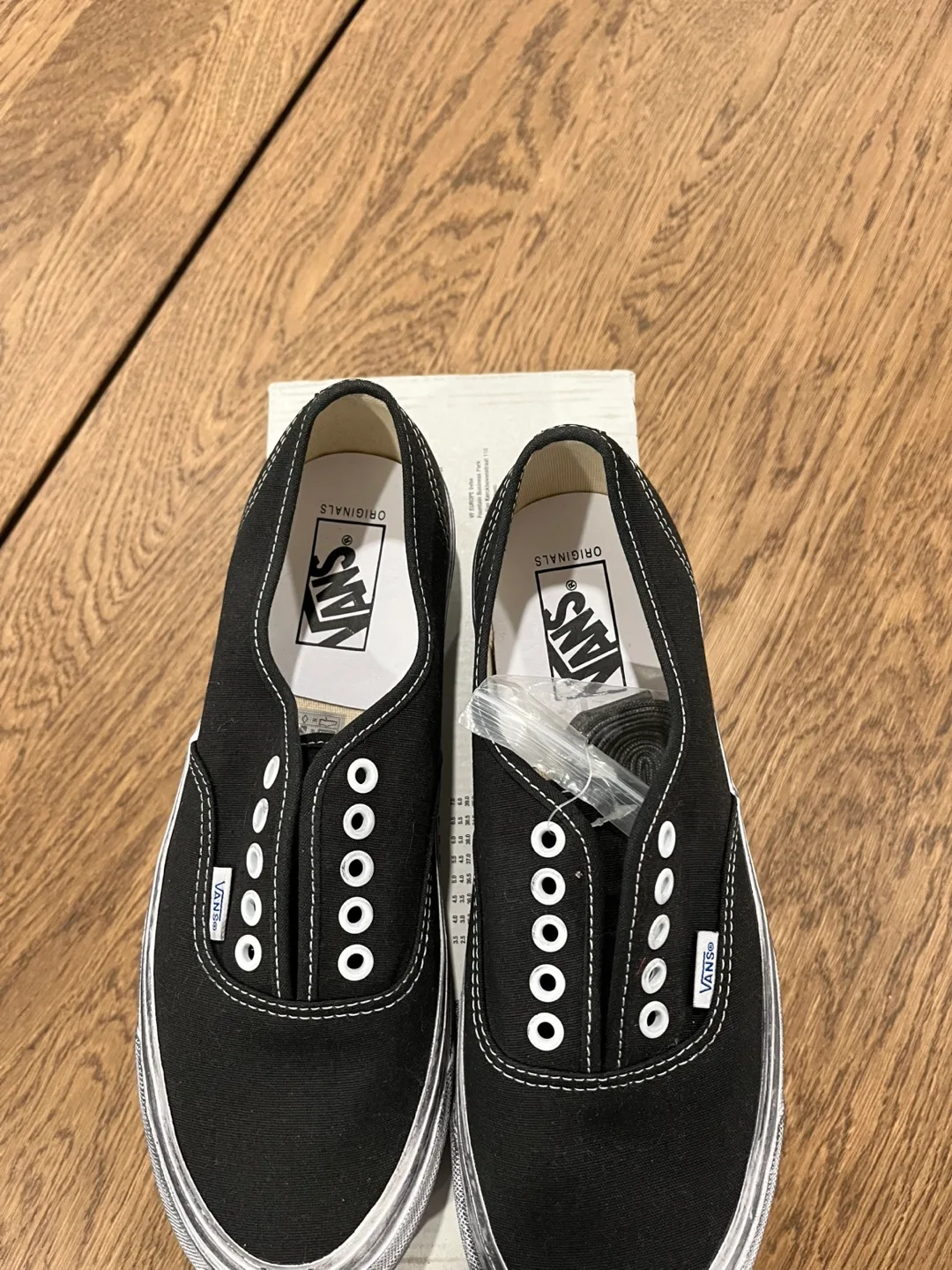 Vans Distressed Black Size 9 image indicator(4)