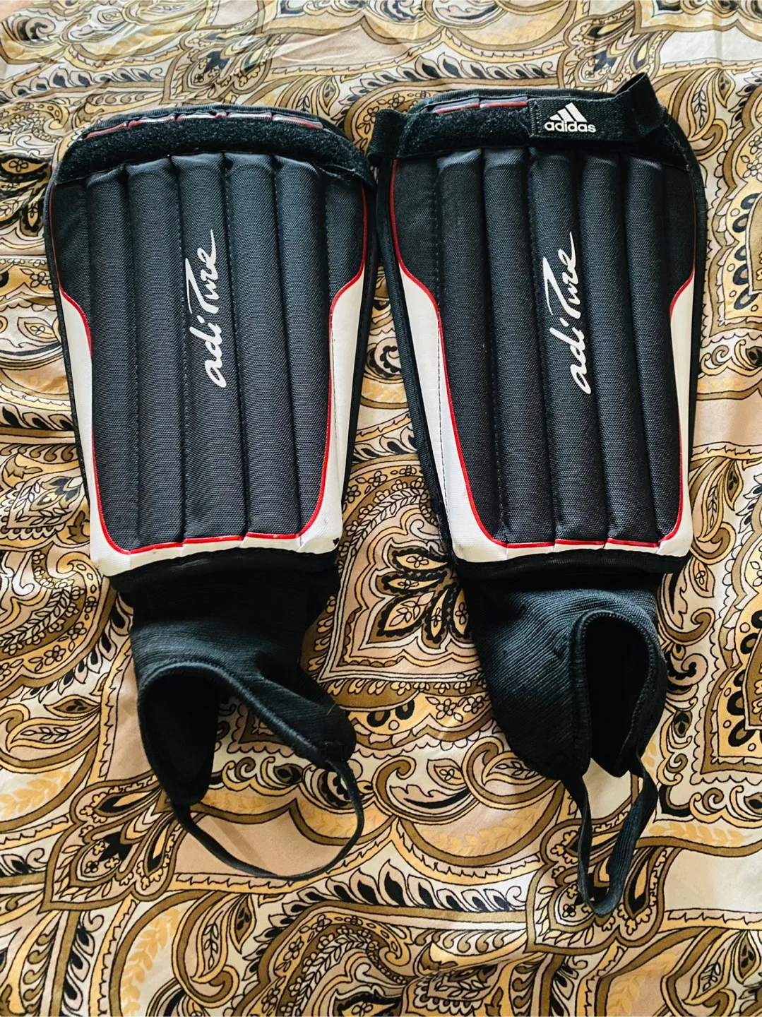 Adidas Shin Guards (like new) - XL thumbnail