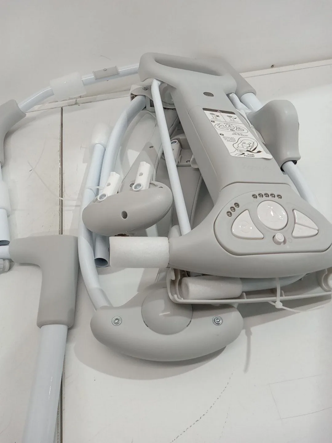 Brand New Ingenuity ConvertMe Portable Swing, 0M-9M image indicator(5)