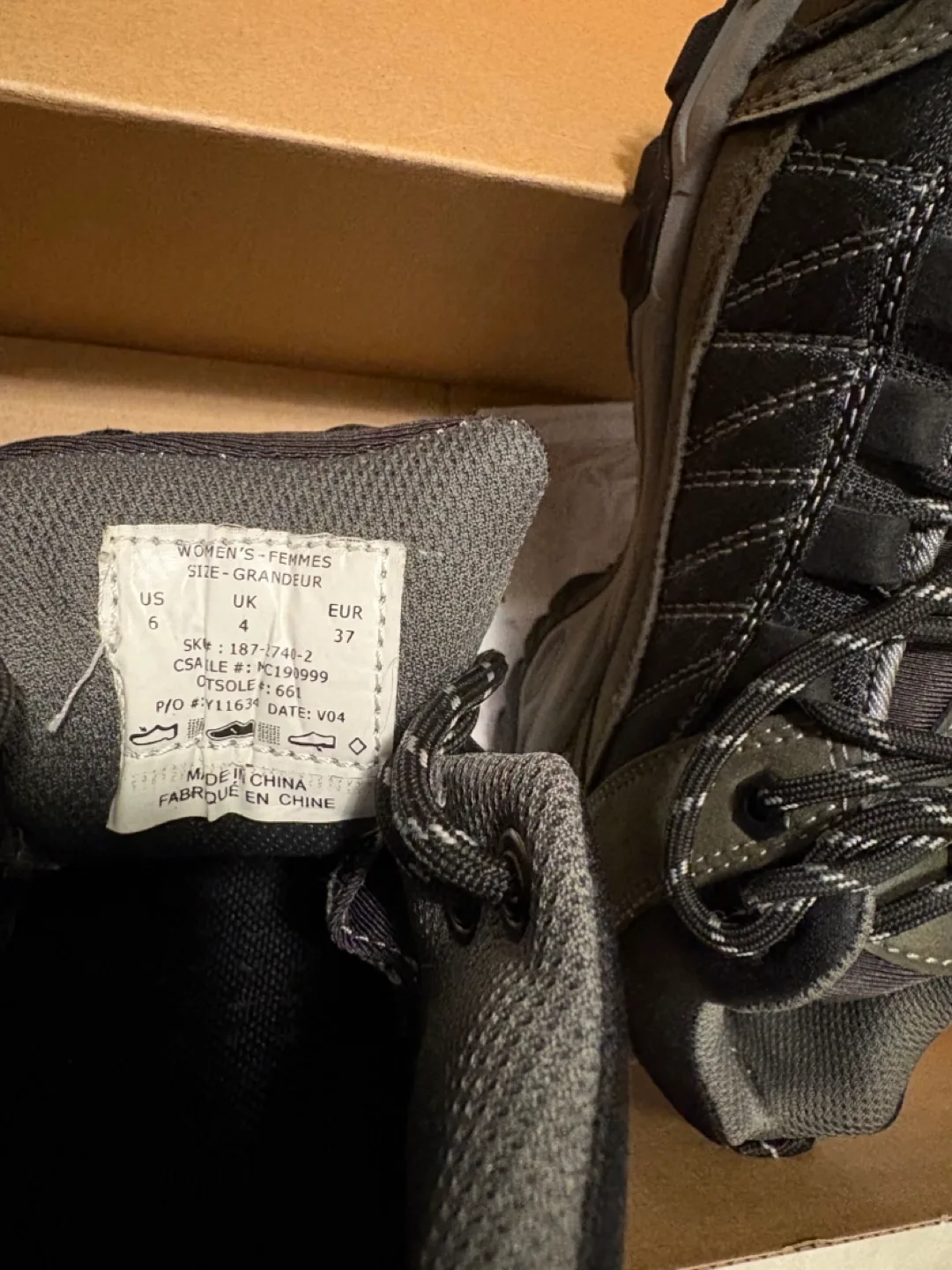 Brand New Women's Safety Shoes - Size 6 image indicator(2)