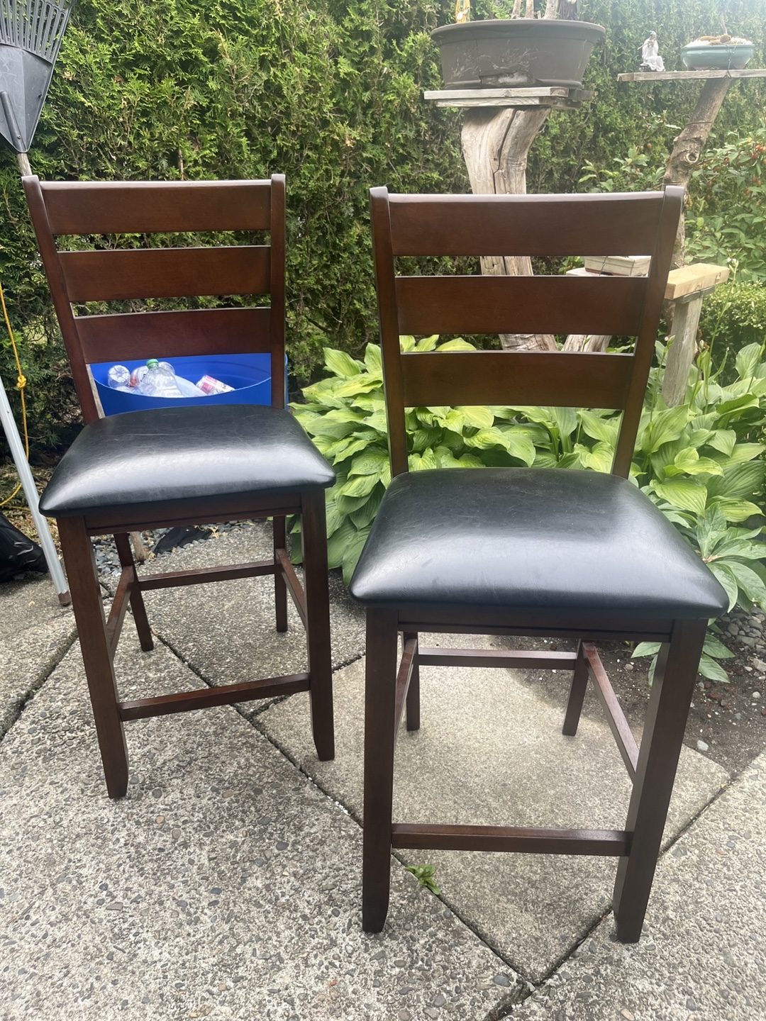 Set of 4 Bar Stools with Black Leather Seats