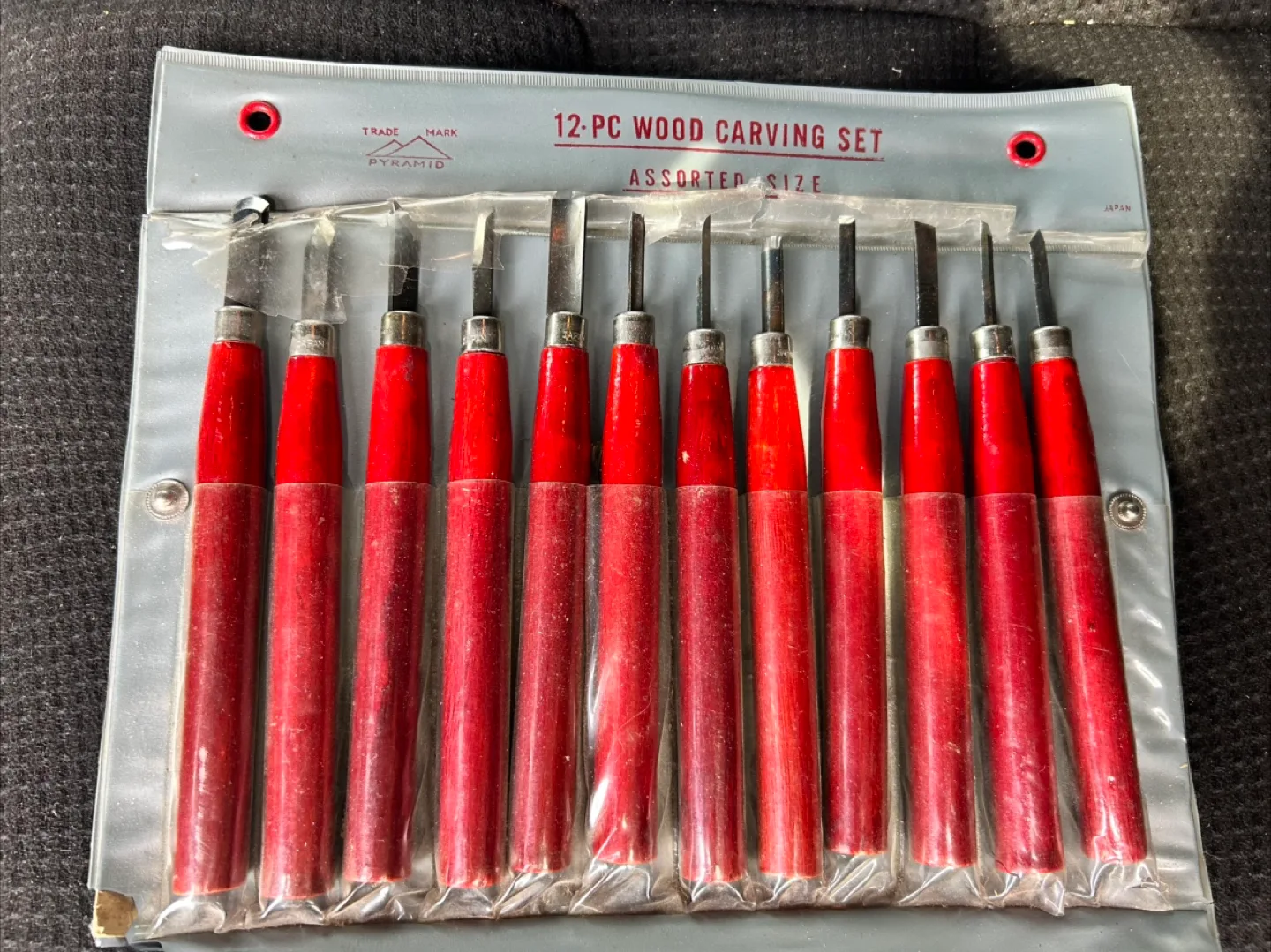 Pyramid 12-PC Wood Carving Set - Assorted Size image indicator(2)