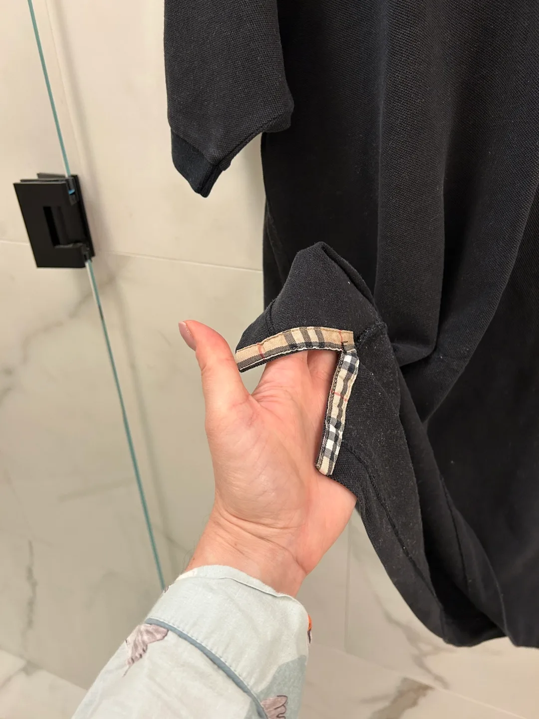 Burberry Black Polo Shirt - Size L image indicator(5)