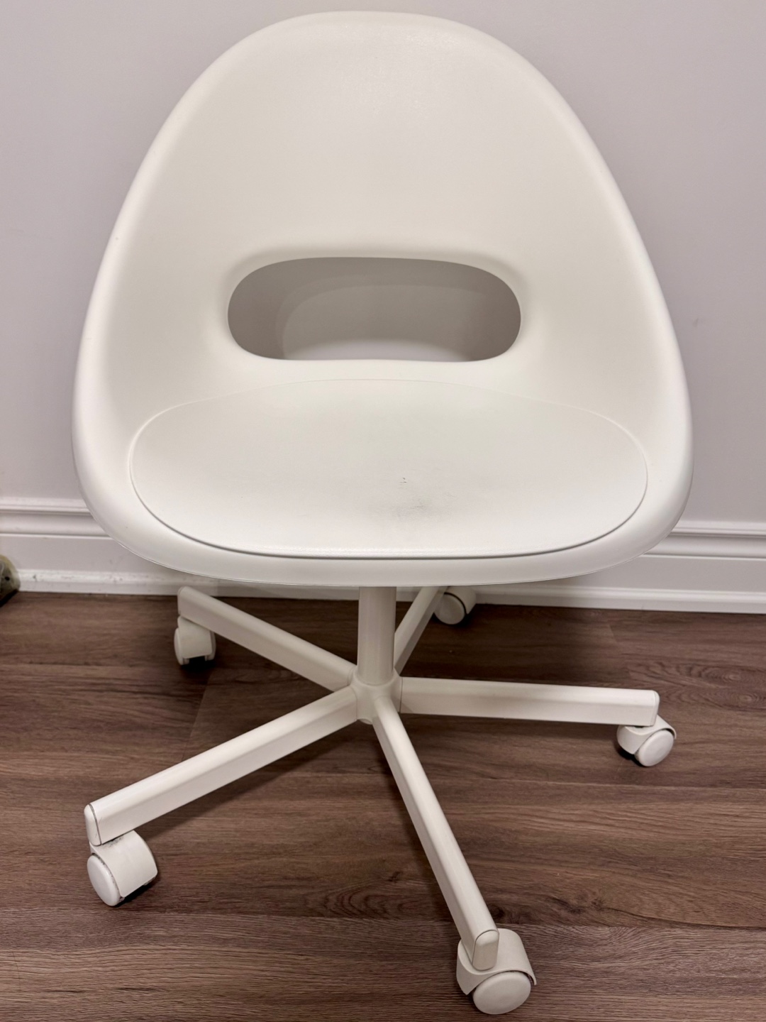 IKEA Vilgot White Swivel Chair