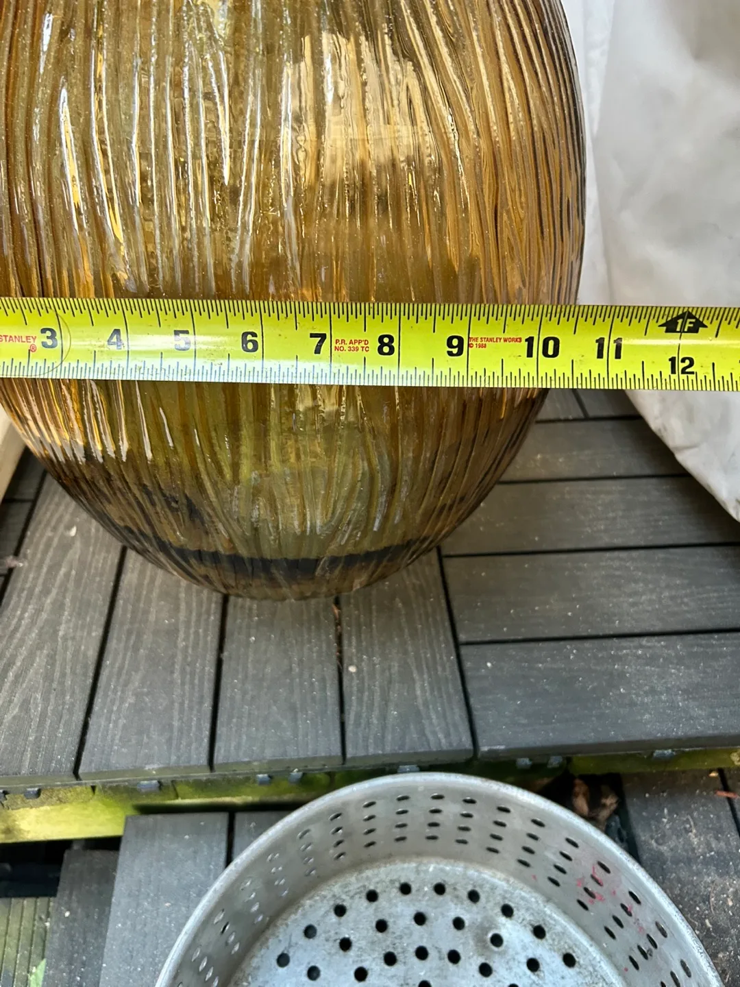 Large Decorative yellow Glass Vase image indicator(3)