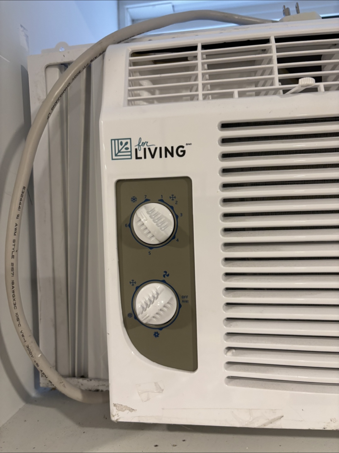 Window Air Conditioner - photo 3