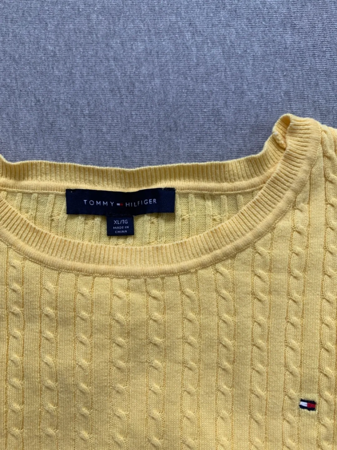 Ladies XL Tommy Hilfiger Short Sleeve Sweater image indicator(3)