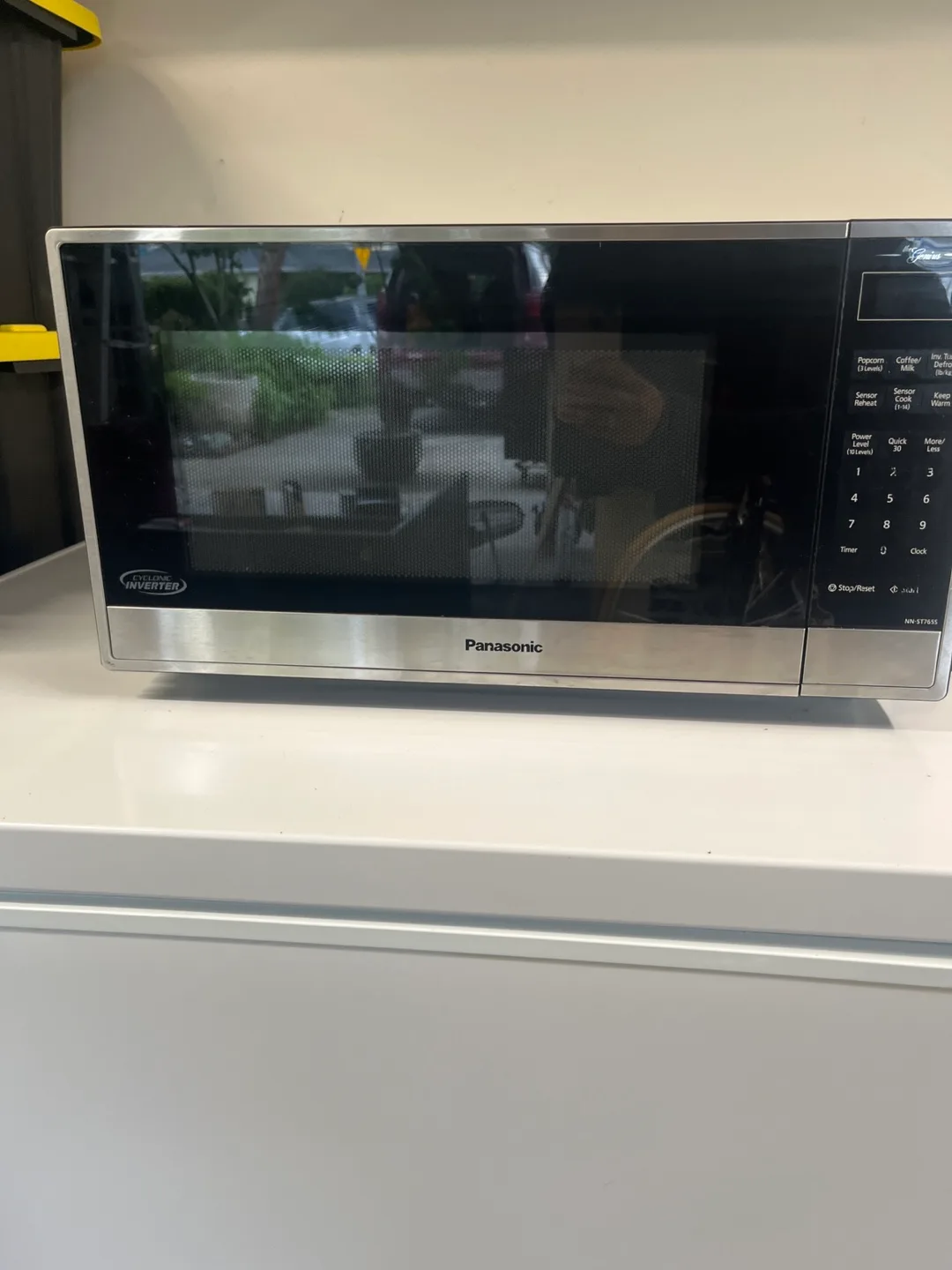 Panasonic NN-ST763S Cyclonic Inverter Microwave image indicator(2)