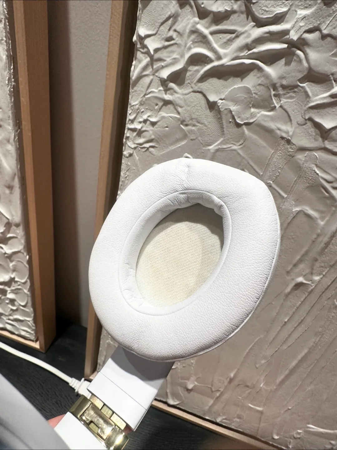 Beats Studio 3 Wireless Headphones - White image indicator(8)