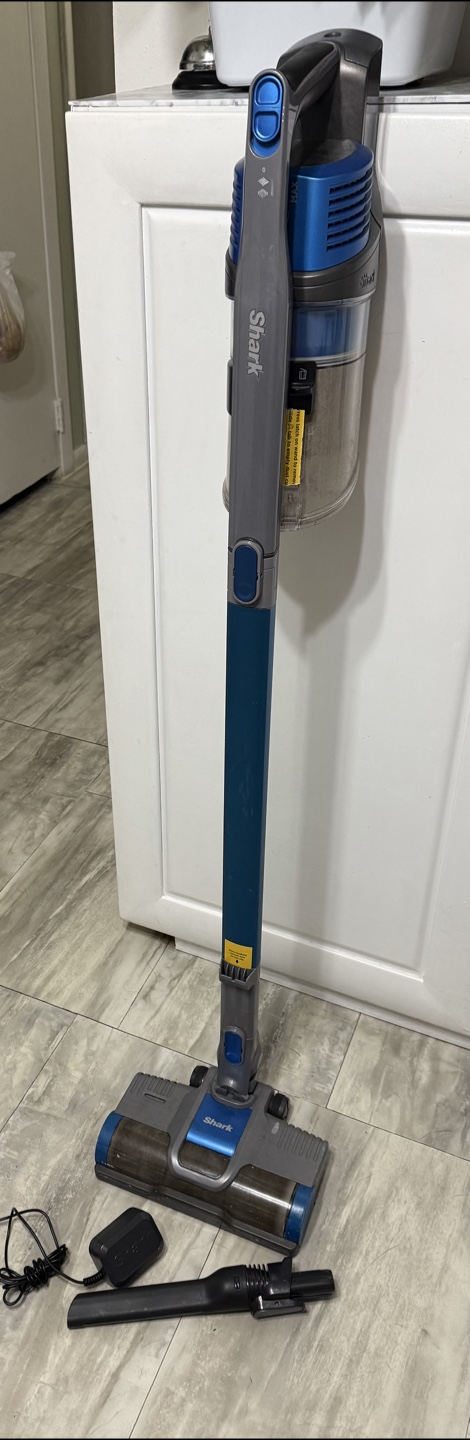 Shark Cordless Stick Vacuum - photo 2