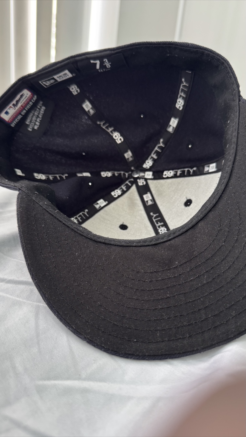 New Era Boston Red Sox 59FIFTY Cap - Size 7 3/8 - photo 3
