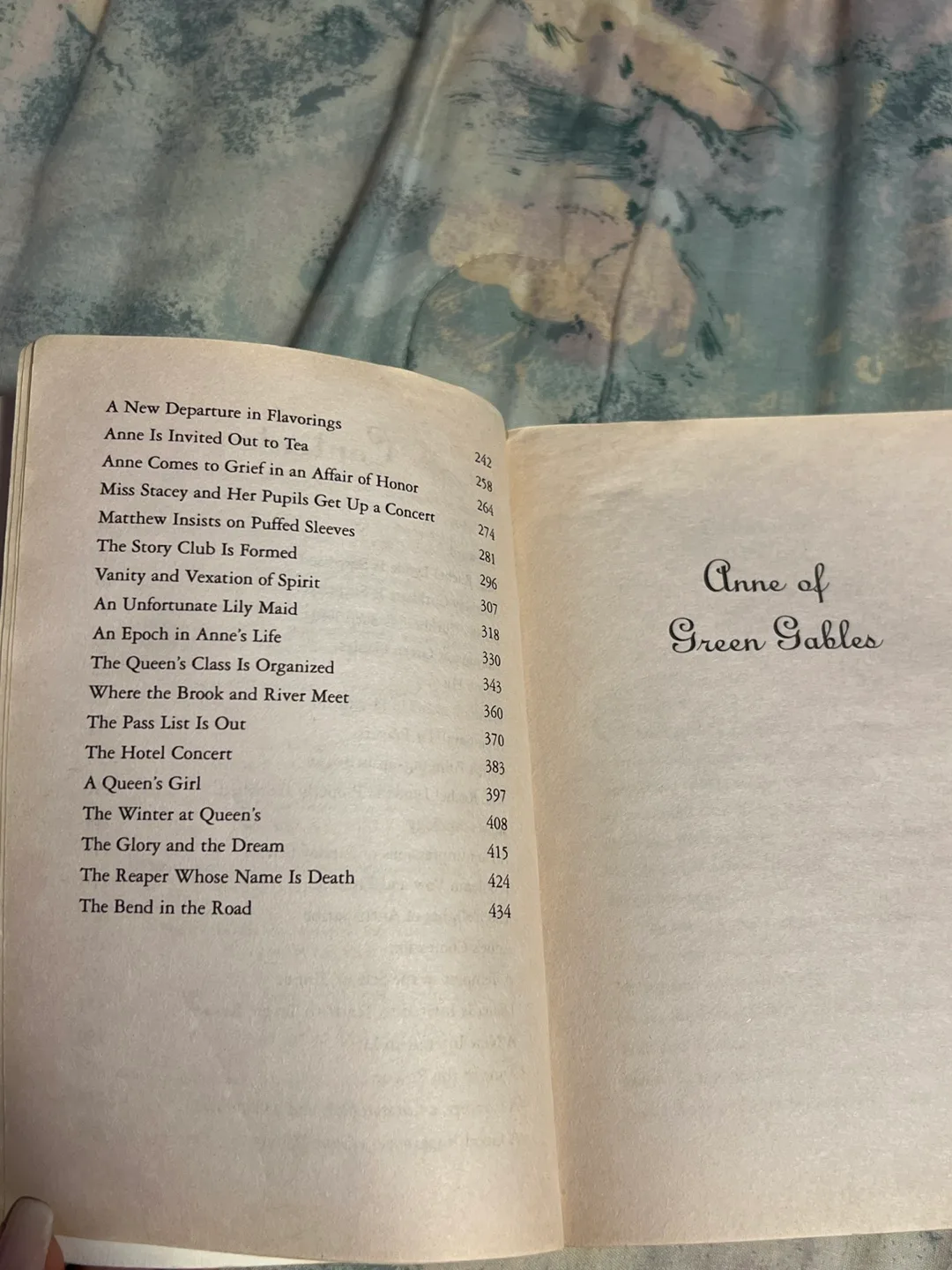 Anne of Green Gables by L.M. Montgomery image indicator(3)