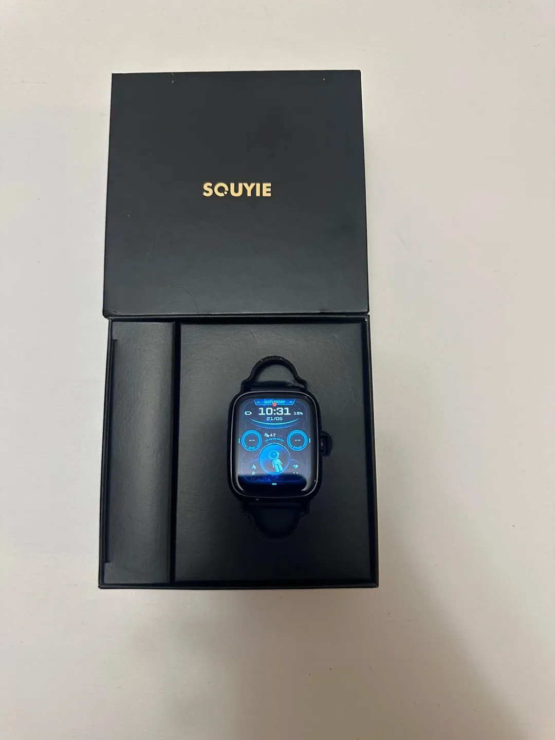 SQUYIE Smartwatch - Like New! thumbnail