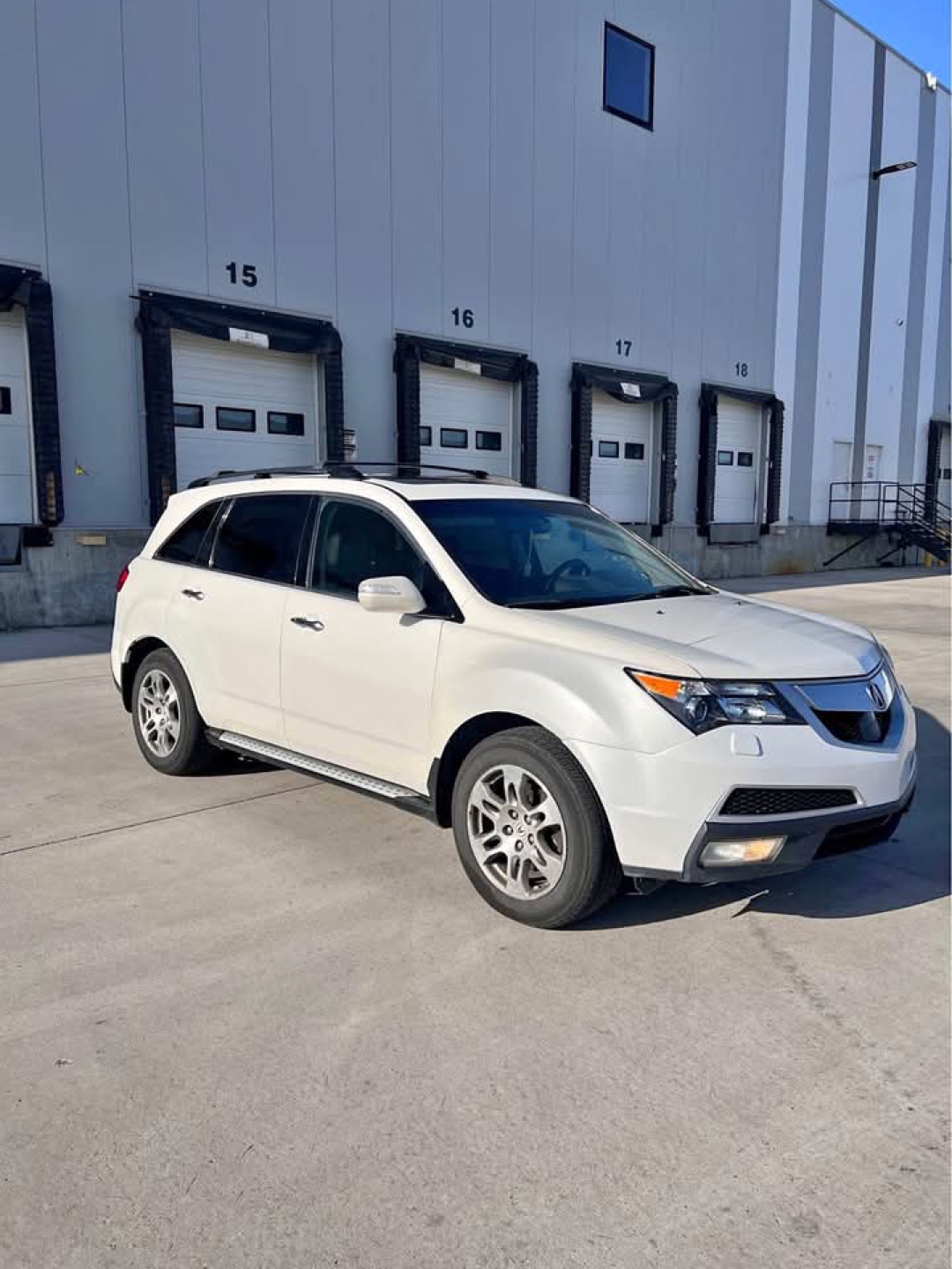 Acura MDX White SUV - photo 2