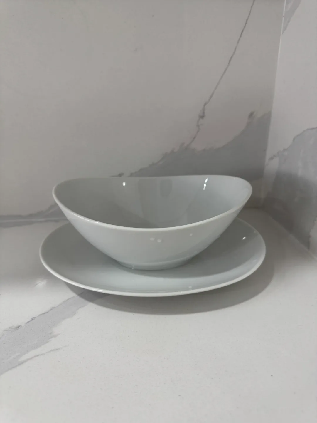 Mikasa Fine China Bowl & Plate Set image indicator(4)