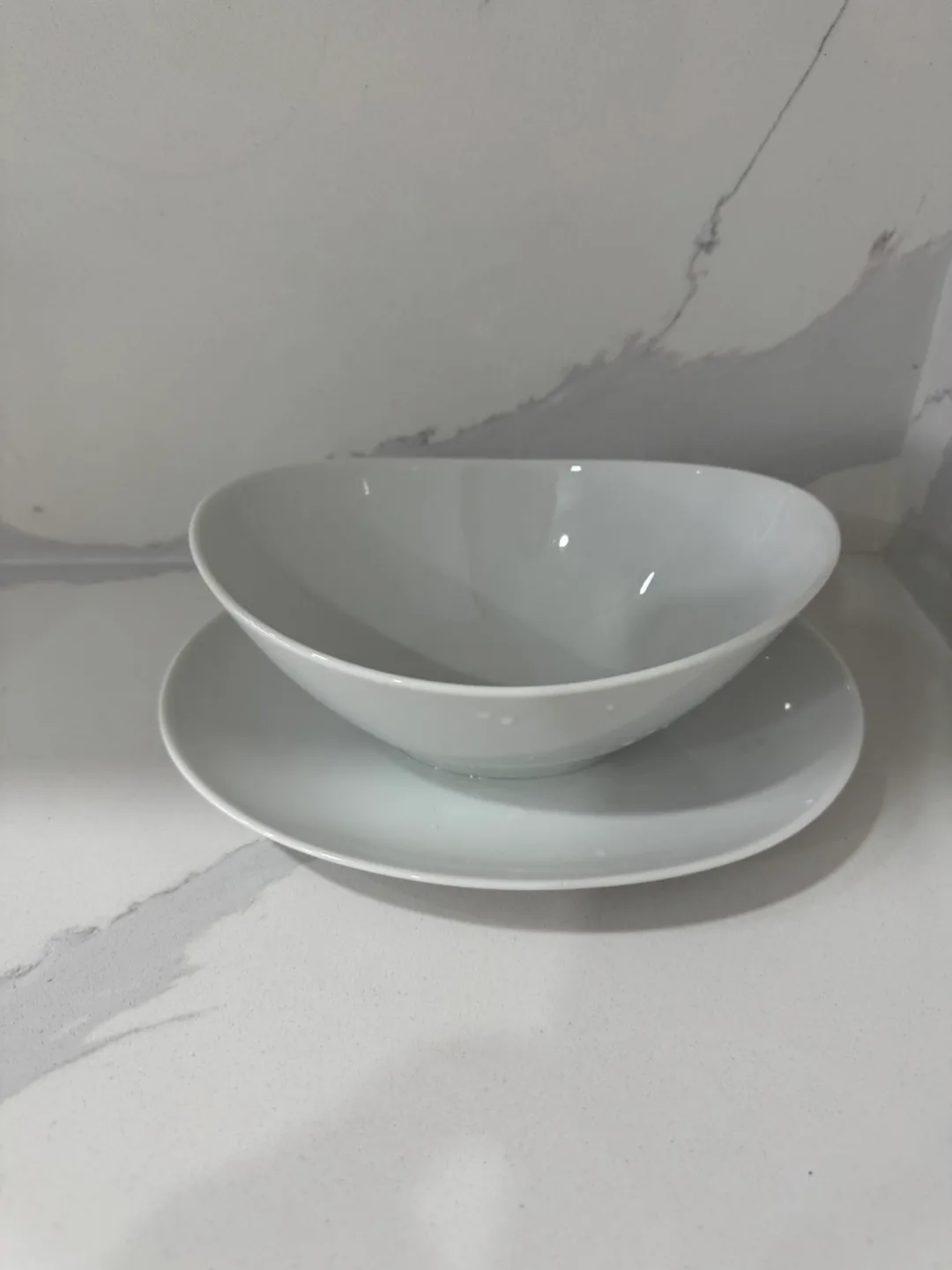 Mikasa Fine China Bowl & Plate Set image indicator(3)