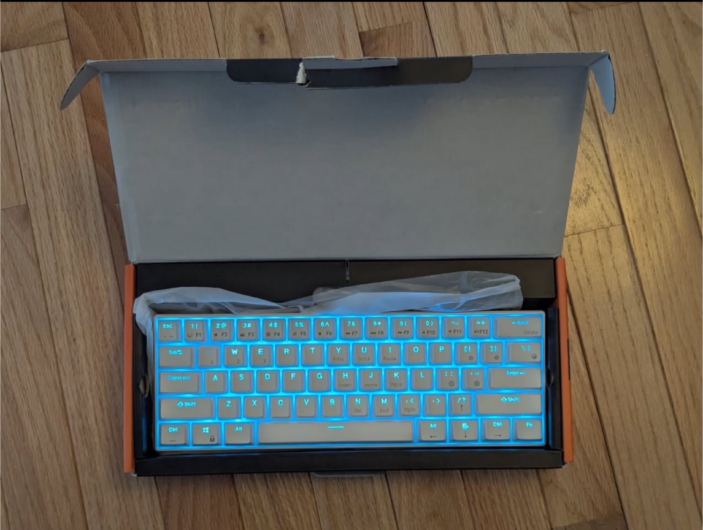RK Royal Kludge RK61 Wireless 60% Mechanical Keyboard - White - photo 3