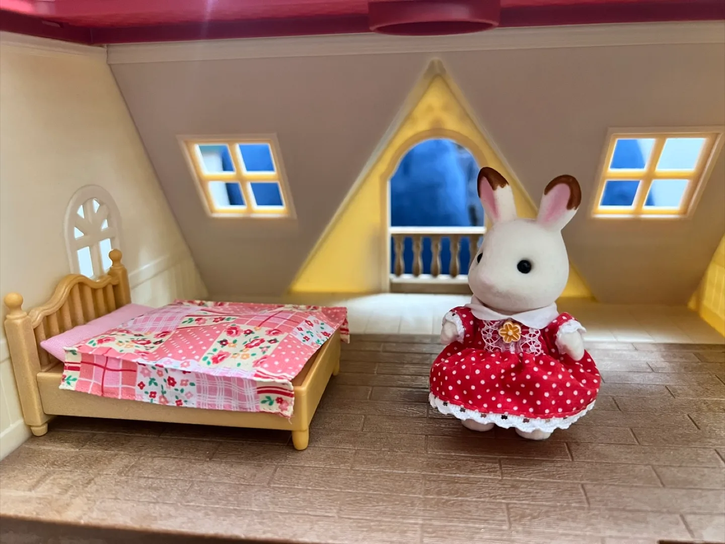 Calico Critters Dollhouse with Furniture image indicator(3)
