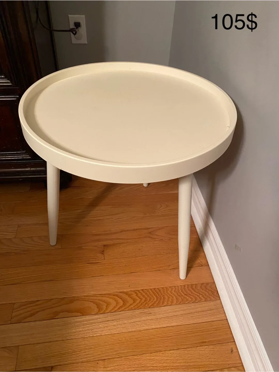 Round White Side Table thumbnail