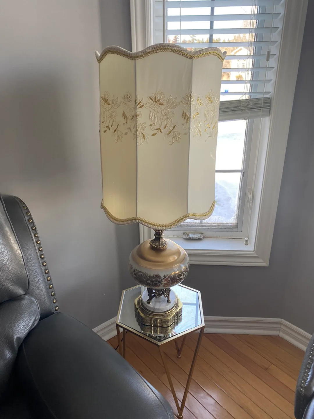 Vintage Antique Lamp thumbnail