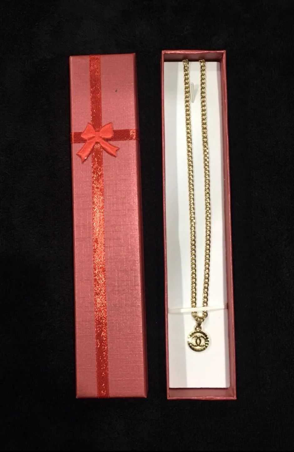 Gold Chain Necklace thumbnail