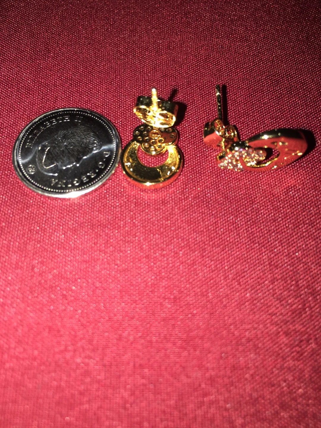 Gold Tone Jewellery Set - Necklace, Ring , Earrings and Bracelet image indicator(4)