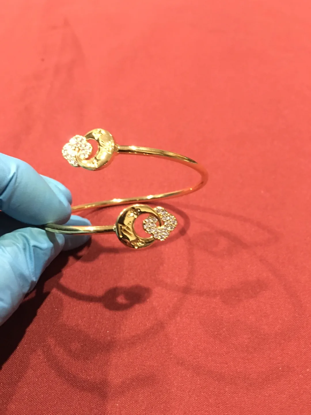 Gold Tone Jewellery Set - Necklace, Ring , Earrings and Bracelet image indicator(8)