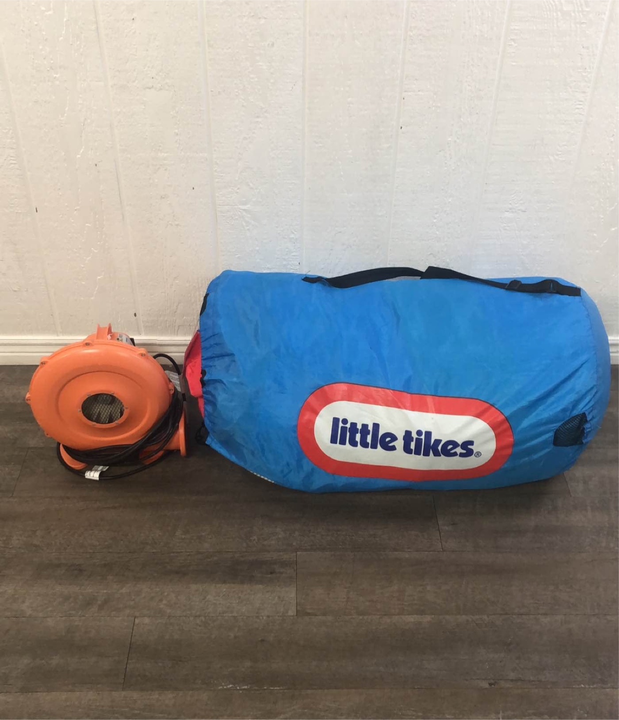 Little Tikes jumpy castle with electrical pump - photo 2