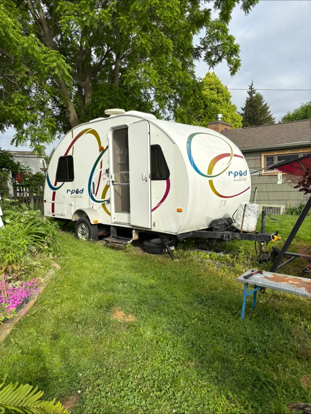 2010 R177 r-pod Eco-Constructed Travel Trailer thumbnail