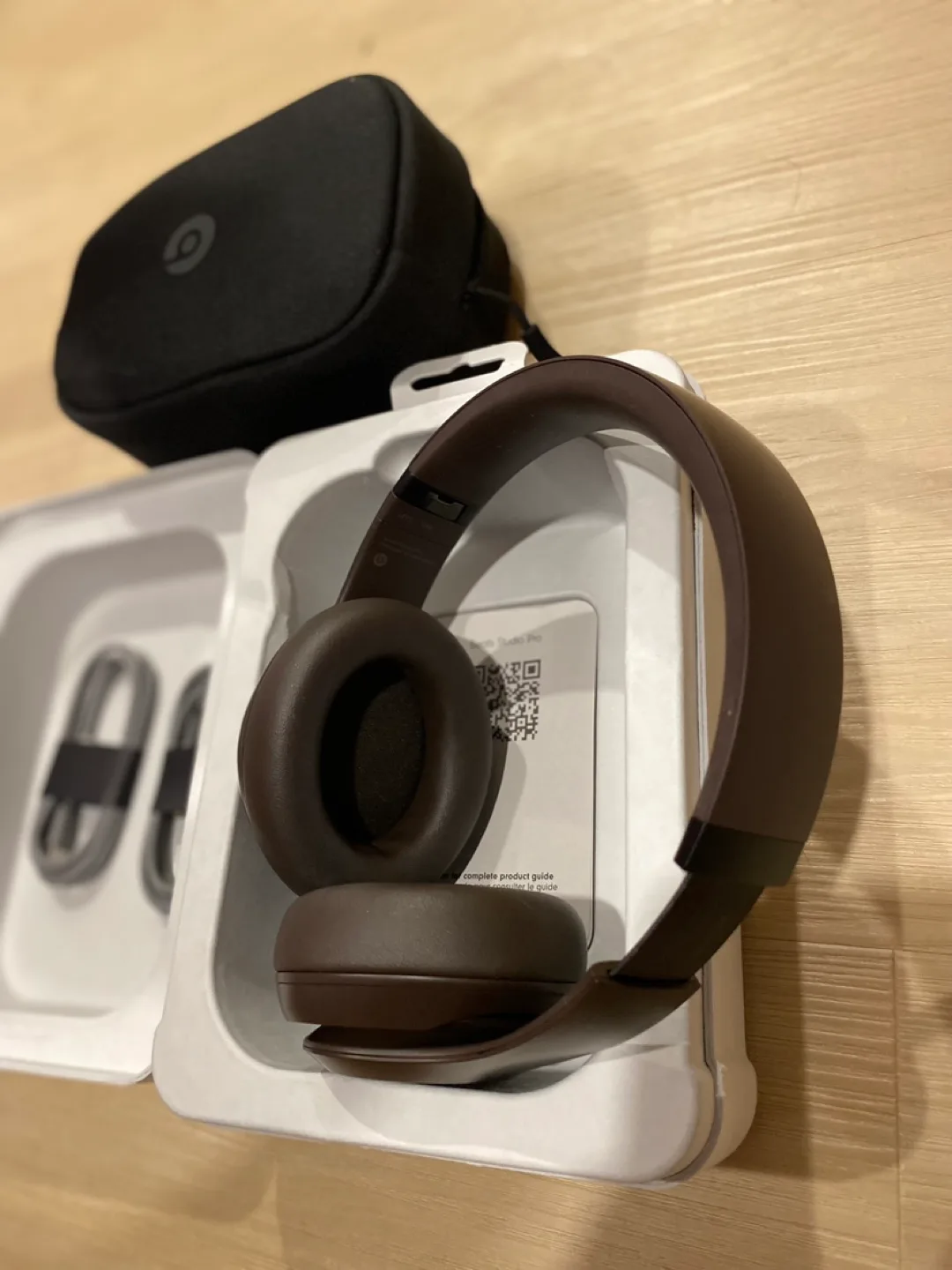 Beats Studio Pro Brown Headphones image indicator(8)