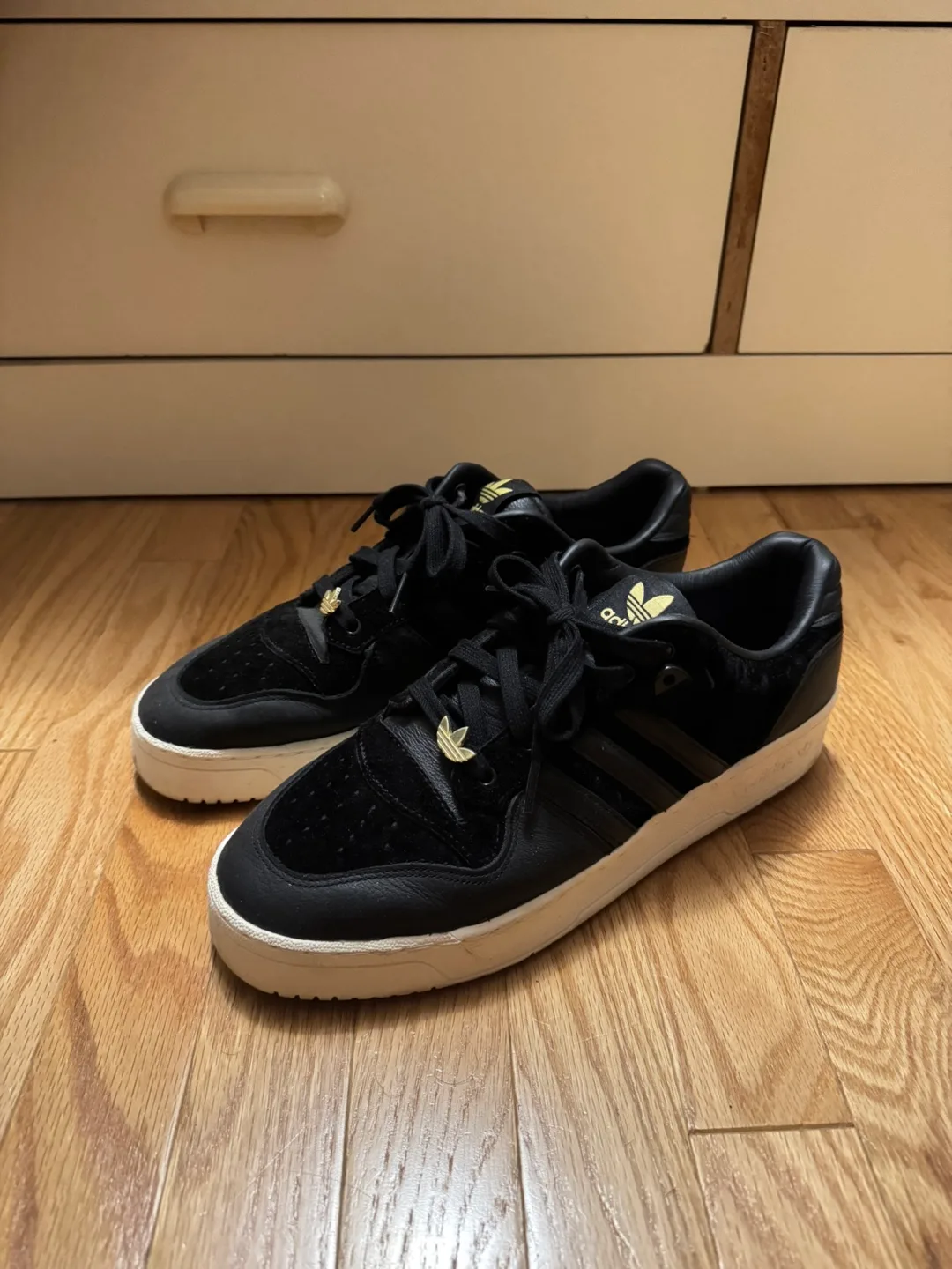 Adidas Rivalry Low Black Sneakers thumbnail
