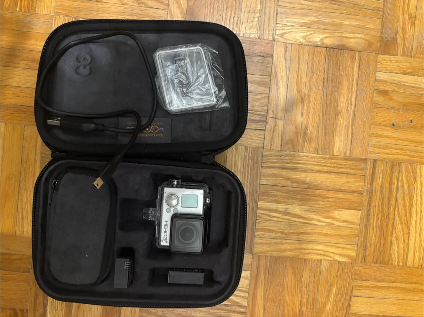 GoPro HERO4 Action Camera with Accessories image indicator(3)