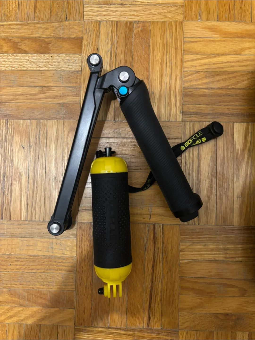 GoPro HERO4 Action Camera with Accessories image indicator(9)